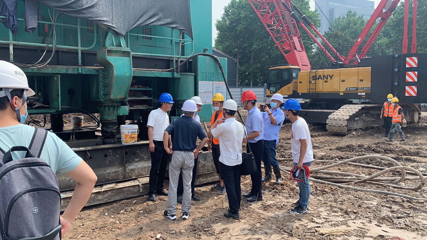 鐵四院技術(shù)部經(jīng)理帶隊來我司張家灣地鐵11號線項目視察